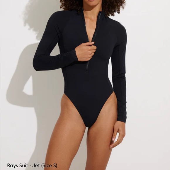 Left On Friday Rays Suit - Picture 3 of 9